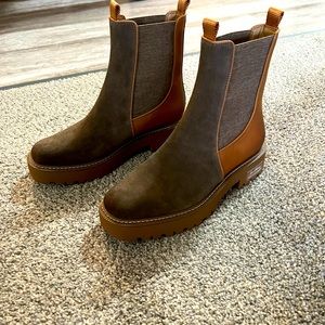 NEW Sam Edelman Lug Sole Boots Size 9.5, waterproof!